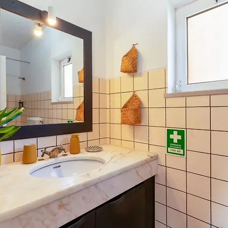 Apartment Sweet 1 Bdr W/ Balcony By Lovelystay